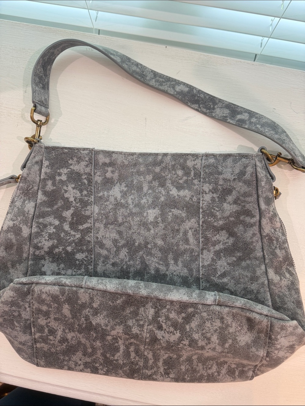 American Eagle Gray Suede-Style Shoulder Bag - Picture 3 of 7